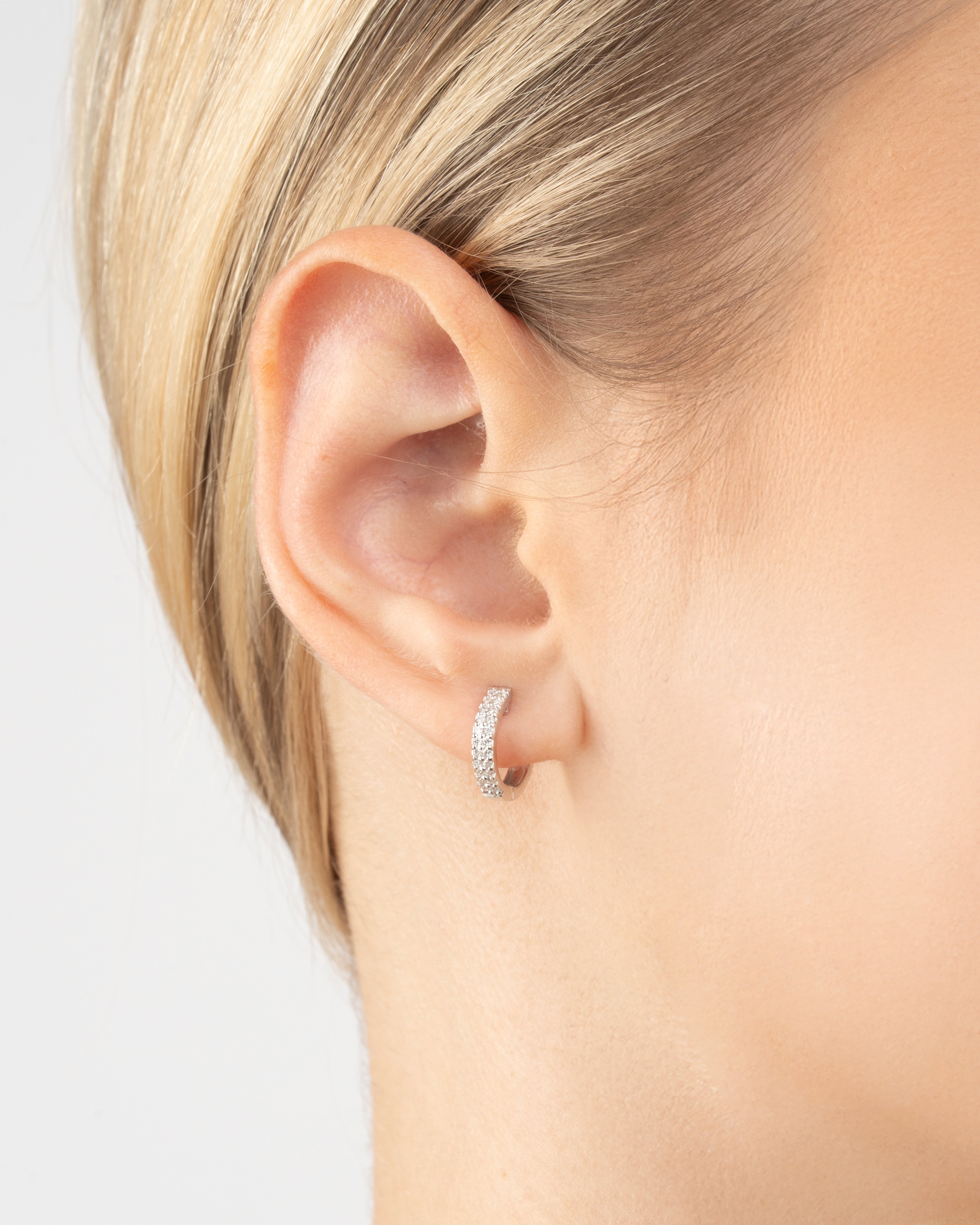 Náušnice Diamond Glow Huggies , 14K zlato