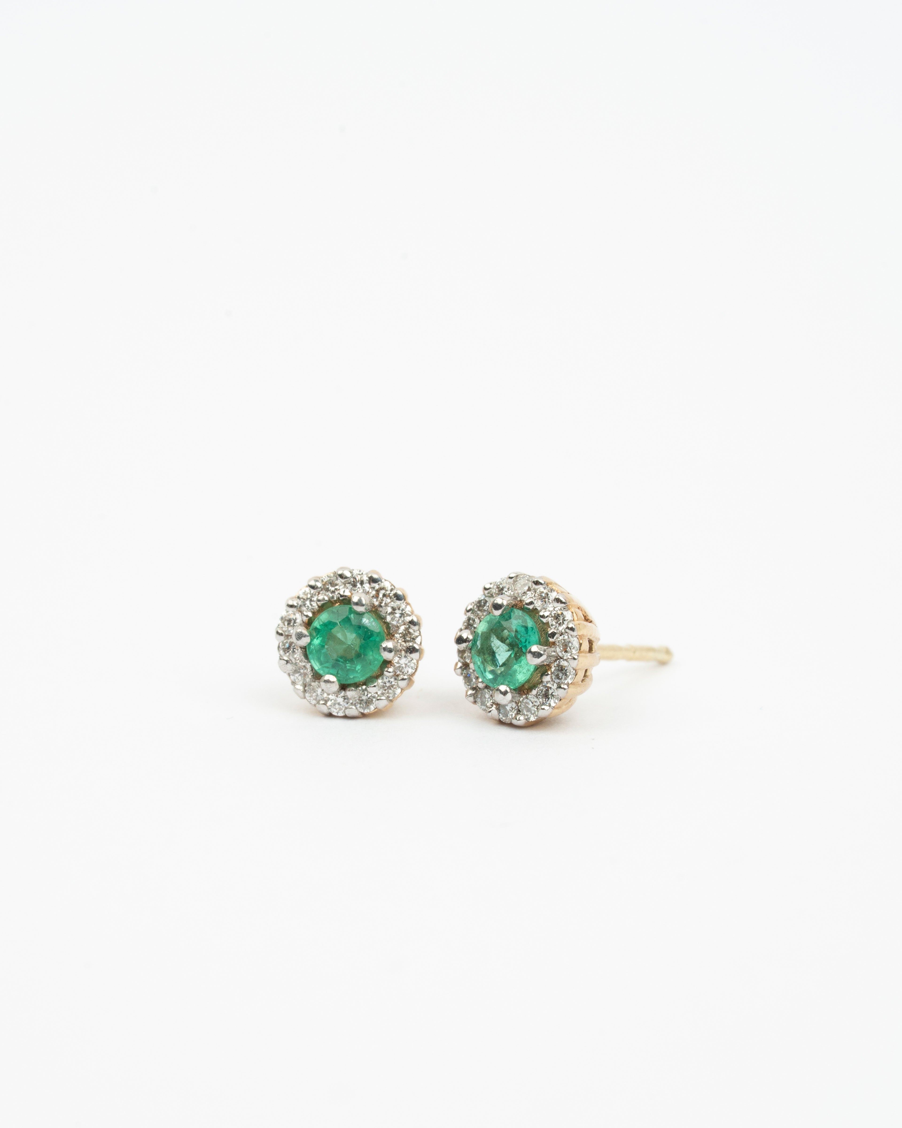 Náušnice Emerald Halo Studs , 14K zlato