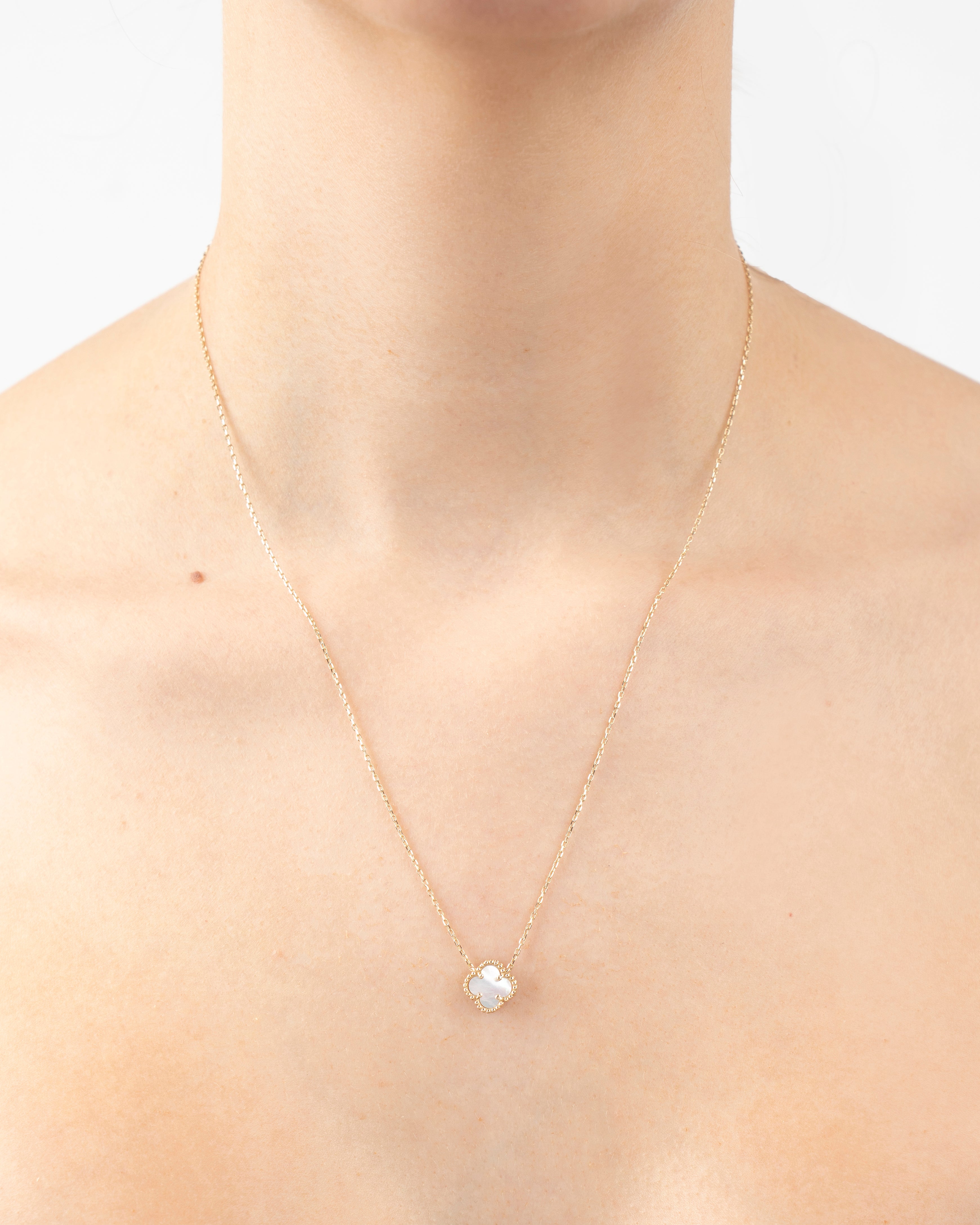 Náhrdelník Aurora Clover biely malý , 14K zlato