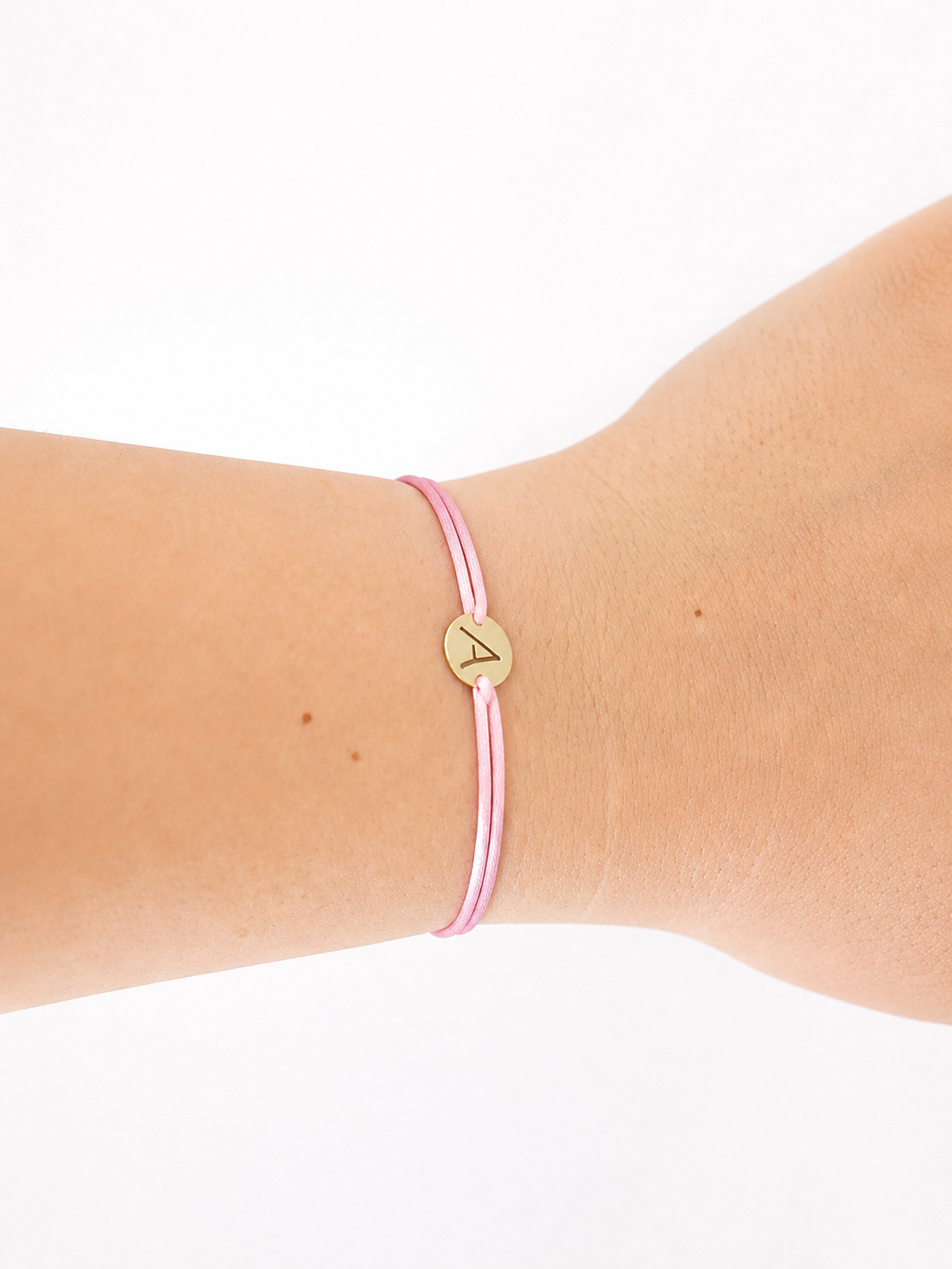Atelier Cut-Out Letter Bracelet, 14K zlato
