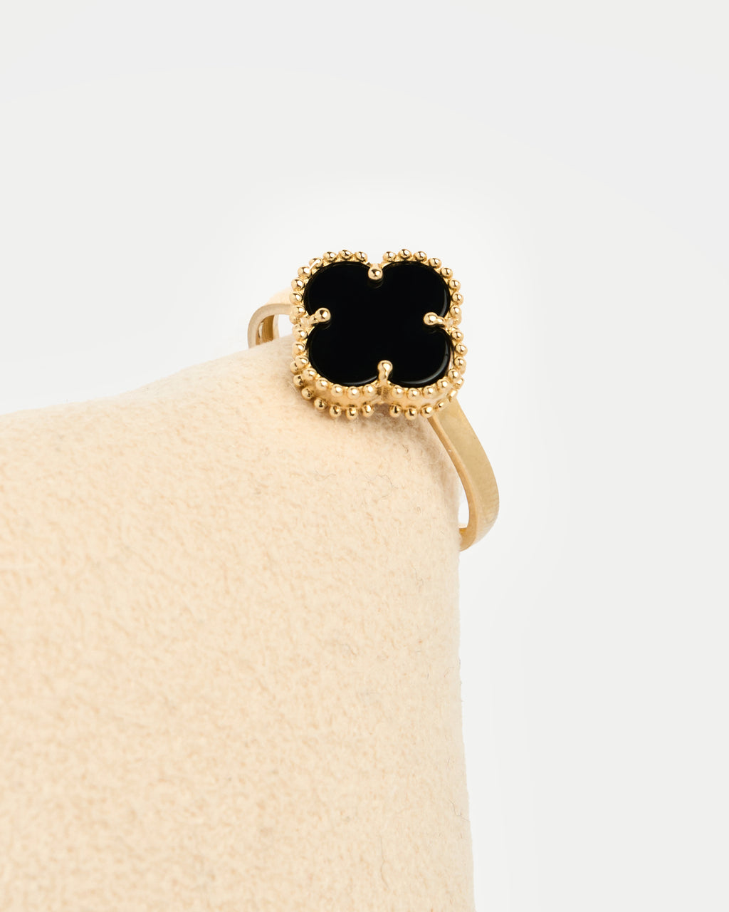 Prsteň Aurora Clover čierny stredný, 14K zlato