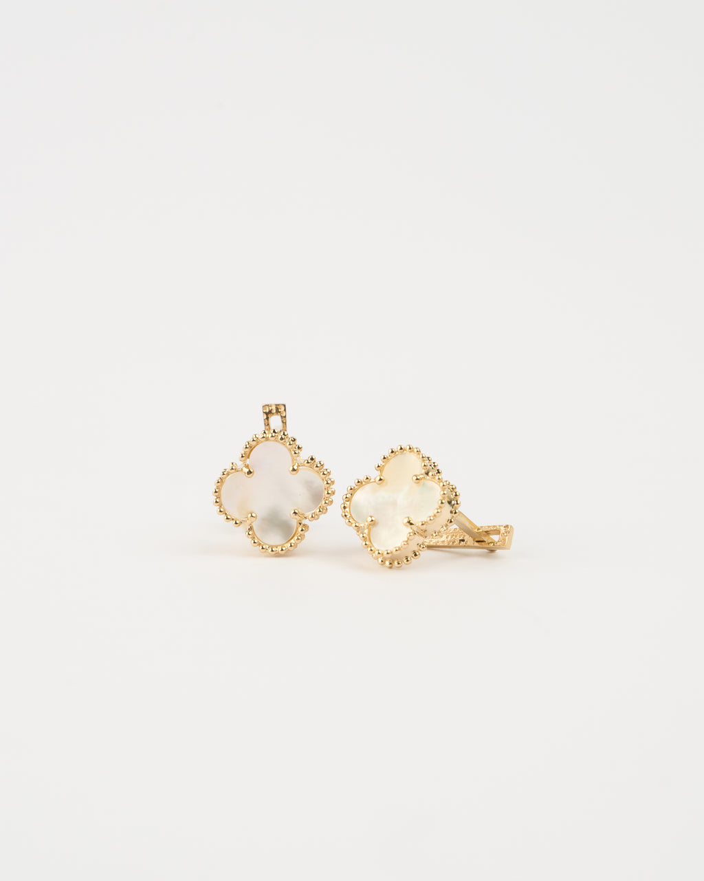Náušnice na francúzske zapínanie Aurora Clover biele stredné, 14K zlato