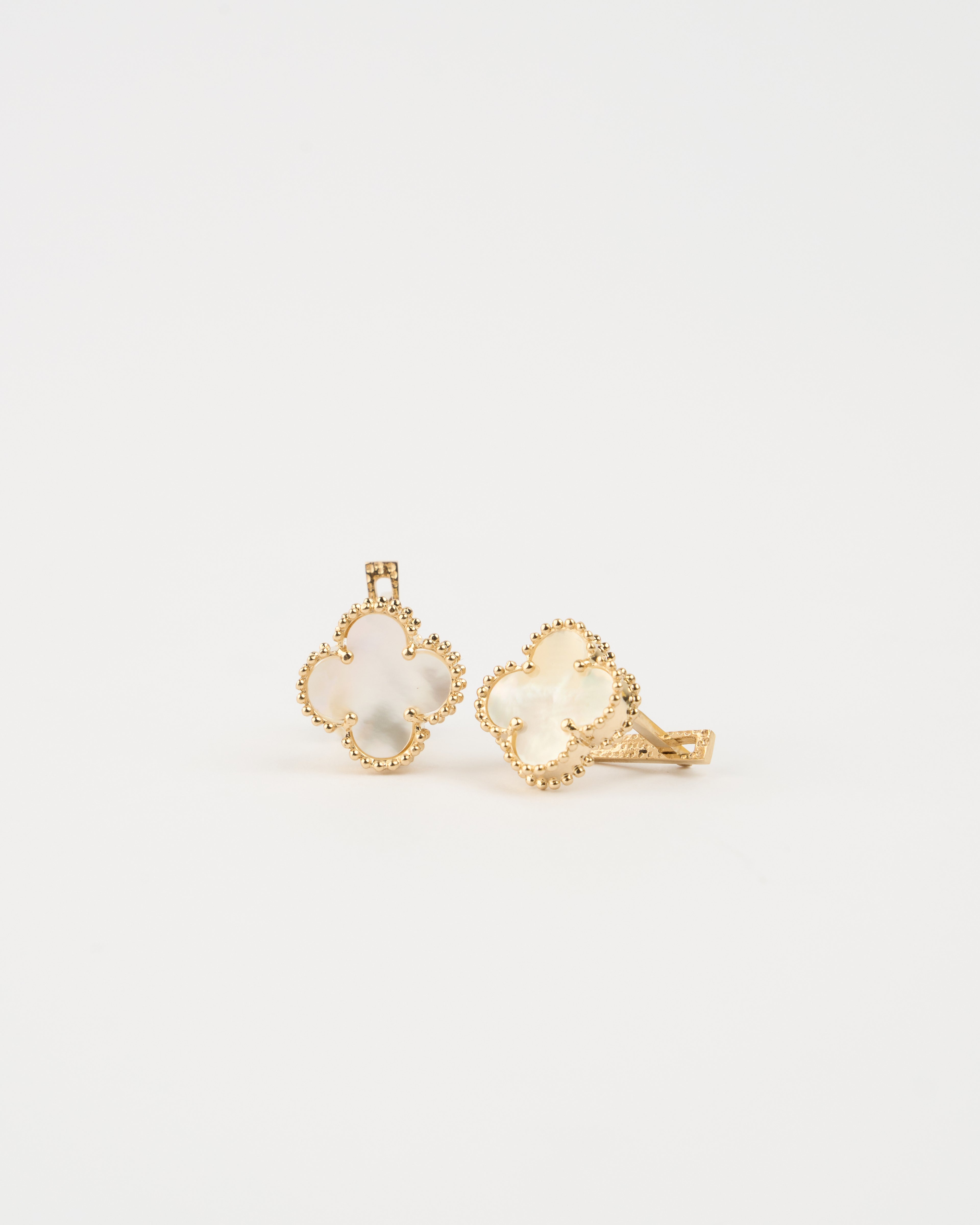 Náušnice na francúzske zapínanie Aurora Clover biele stredné, 14K zlato