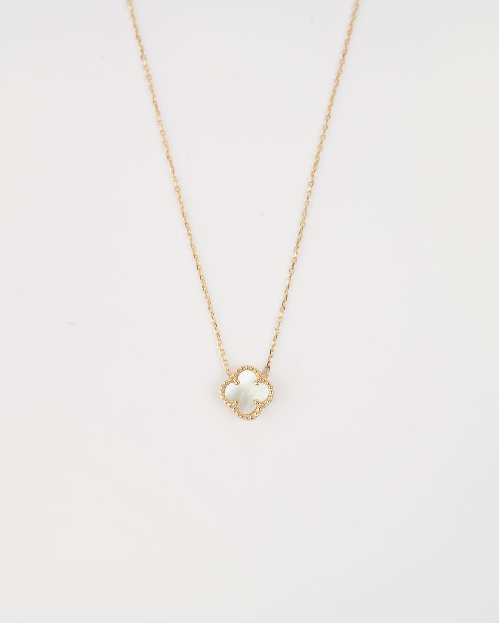 Náhrdelník Aurora Clover biely stredný , 14K zlato