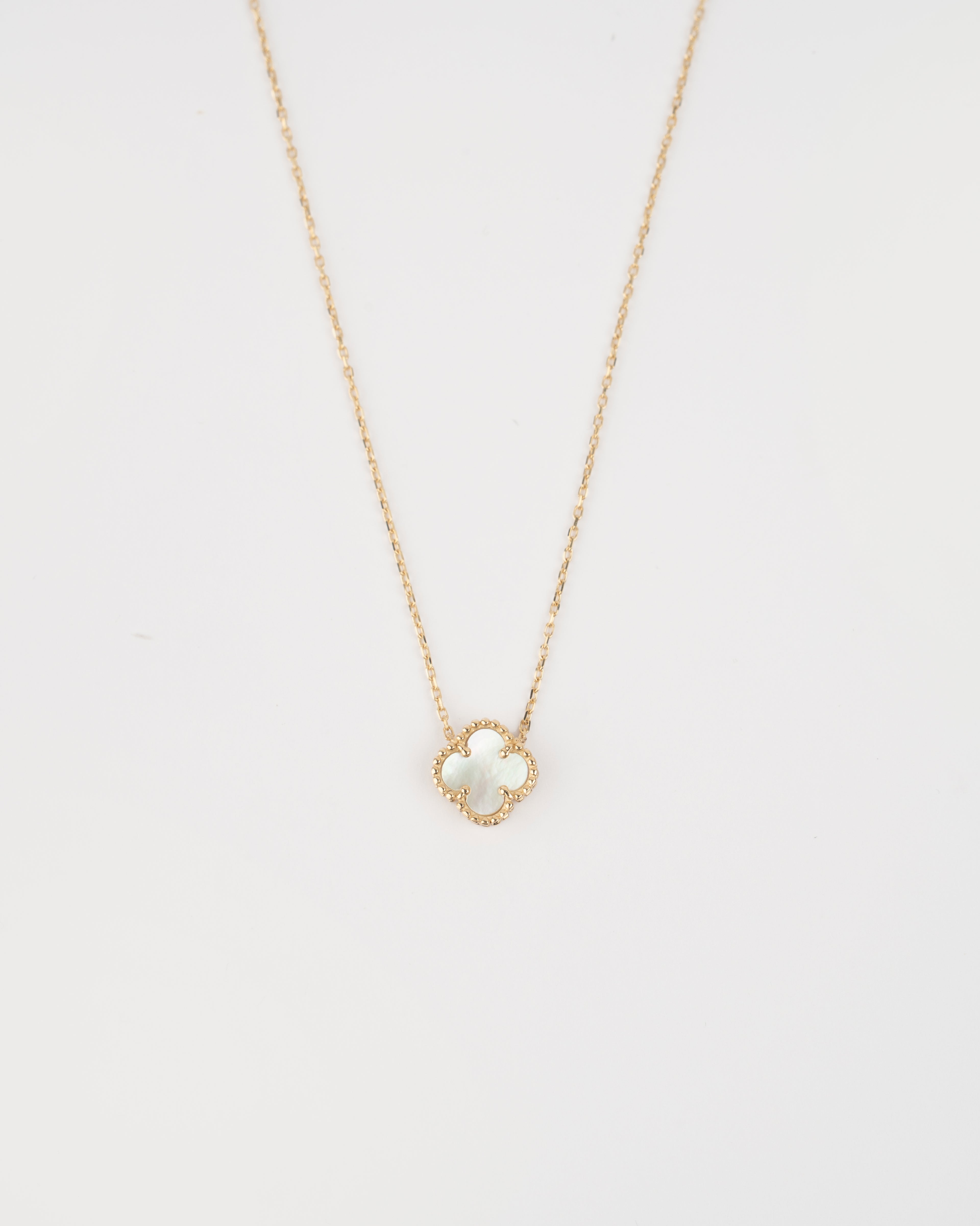 Náhrdelník Aurora Clover biely stredný , 14K zlato