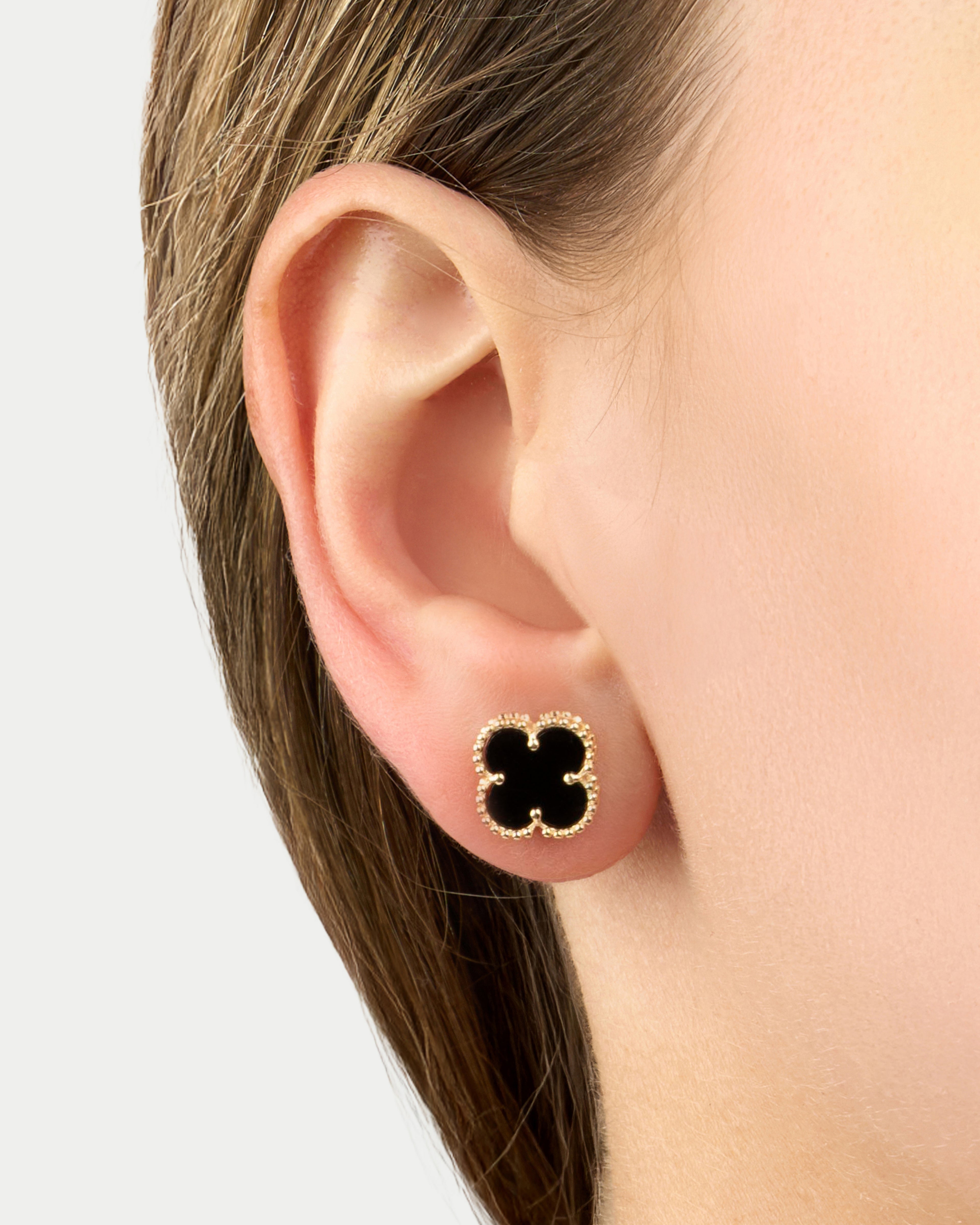 Napichovacie náušnice Aurora Clover čierne stredné, 14K zlato