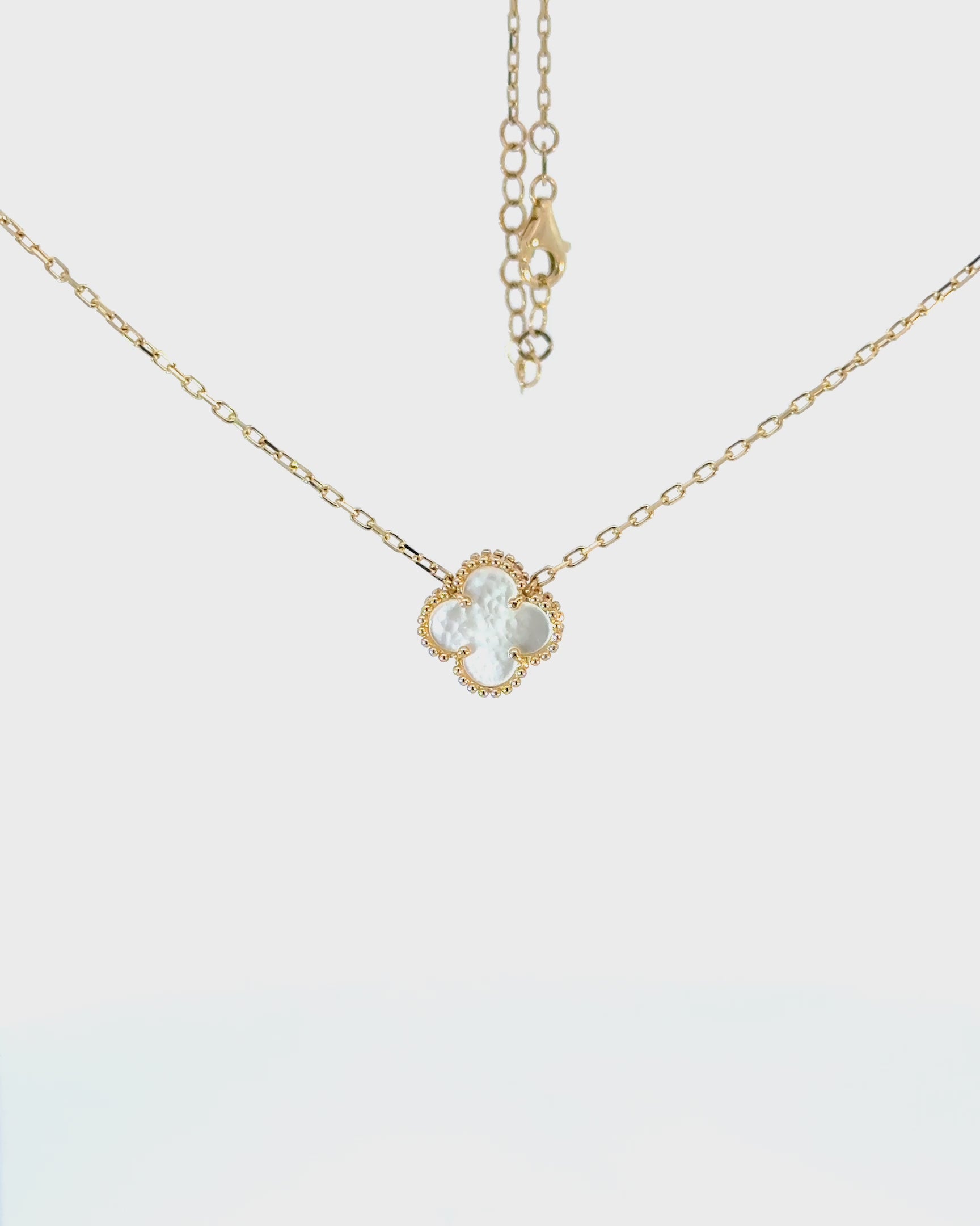 Náhrdelník Aurora Clover biely stredný , 14K zlato