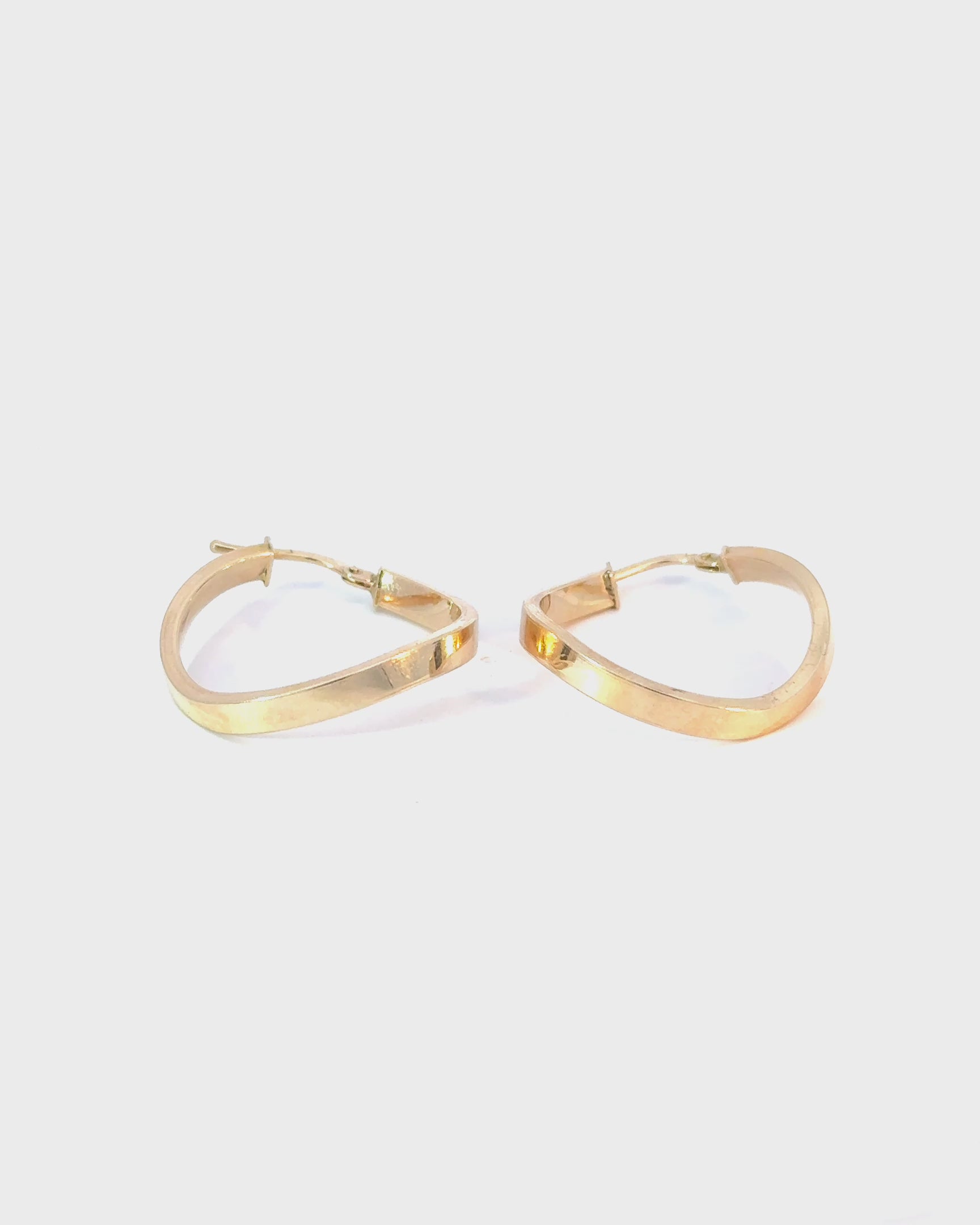 Kruhové náušnice Linea Cross, 14K zlato