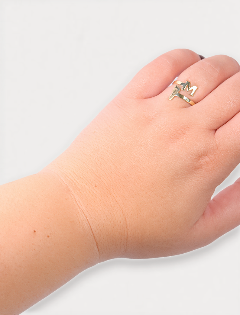 Atelier Footprint Initial Ring, 14K zlato