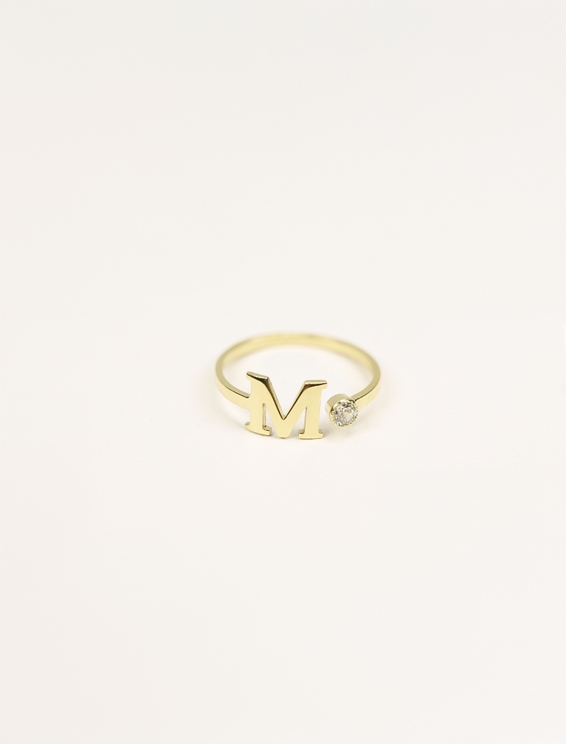 Atelier Initial Solitaire Ring, 14K zlato